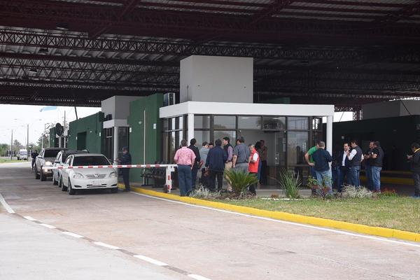 MÁS DE 11 MIL PERSONAS UTILIZARON PASO FRONTERIZO AYOLAS-ITUZAINGÓ EN EL PRIMER MES