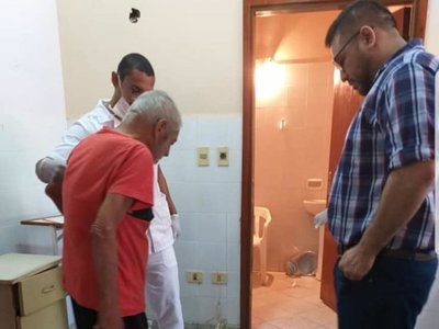 Rescatan a un anciano abandonado por sus hijos