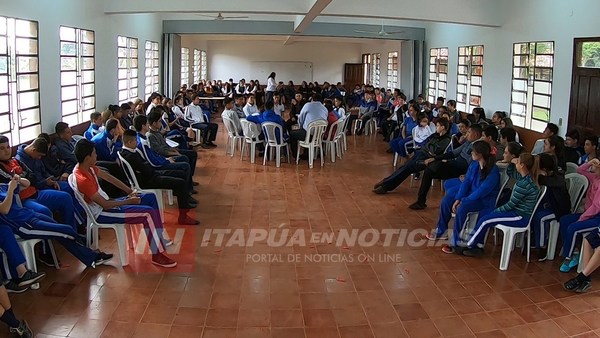 CNEL. BOGADO: SECRETARIA DE LA JUVENTUD Y GOBERNACIÓN DAN CHARLA DE PREVENCIÓN DE ADICCIONES