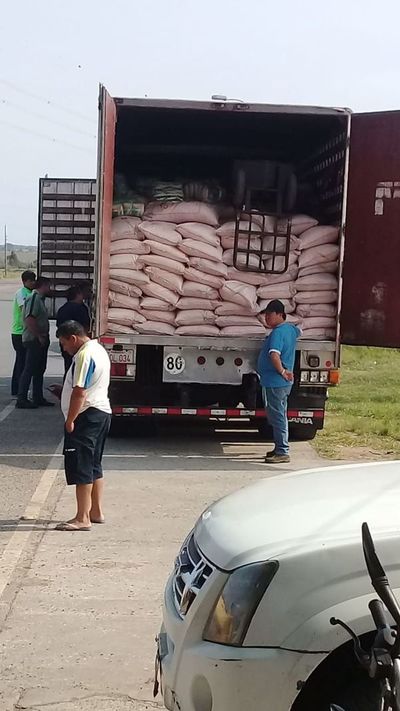 Incautan 21.000 kilos de azúcar de dudosa procedencia en Caapucú - Nacionales - ABC Color