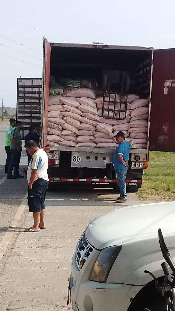 Incautan 21.000 kilos de azúcar de dudosa procedencia en Caapucú - Nacionales - ABC Color