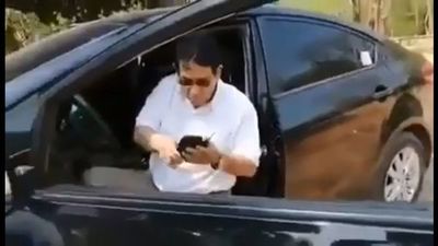 Funcionario municipal acusado de agredir a activistas en el Jardín Botánico  - Nacionales - ABC Color