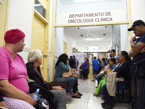 Salud investiga supuesta transmisión de VIH a paciente del Incán
