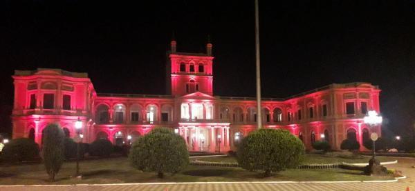 Palacio de López se ilumina de rojo en adhesión al Día Mundial del Corazón