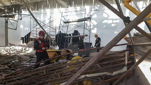 Derrumbe en aeropuerto de Ezeiza deja un muerto y diez heridos » Ñanduti