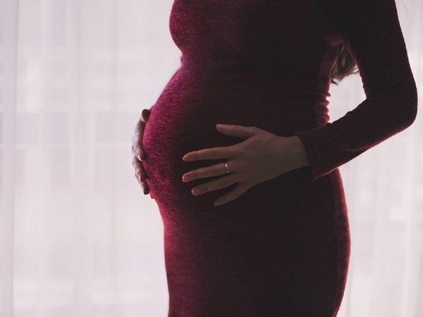 Desaconsejan parto vaginal a mujeres que ya dieron a luz por cesárea