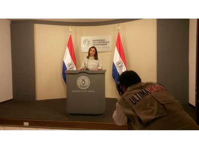 Desestiman juicio contra diseñadora denunciada por Sheila Abed