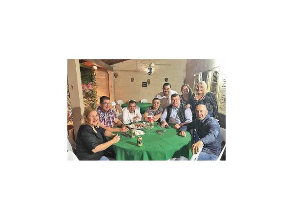 Amarilla vuelve a usar la UNA como trampolín político