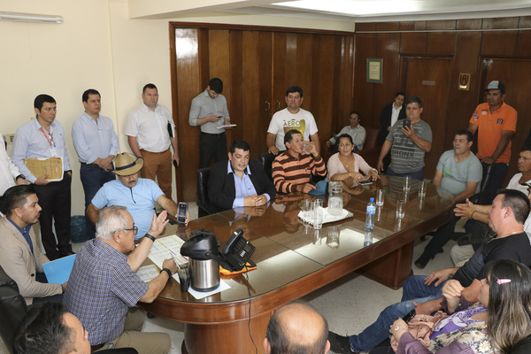 INDERT busca solución para 300 familias de Alto Paraná - .::RADIO NACIONAL::.