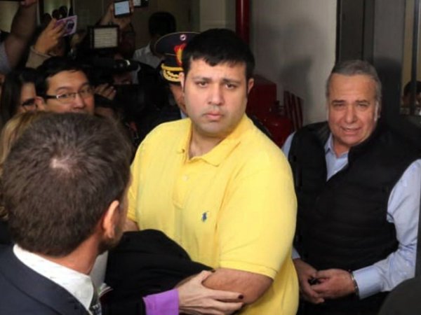 Fiscalía pide que González Daher afronte juicio