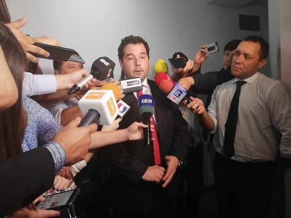 Fiscal confirma que policías detenidos brindaban apoyo logístico a narcotraficantes - .::RADIO NACIONAL::.