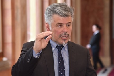 "Pueden caer más personas", dice Giuzzio sobre custodios narcos