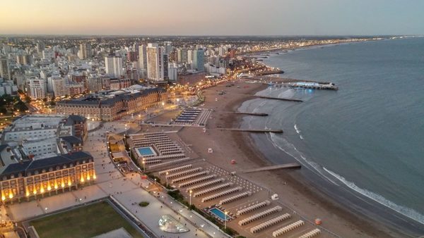 Playas llaman a saltar y zambullirse