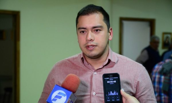 Prieto dice que quiere inaugurar desde enero, 1 km por día de asfalto