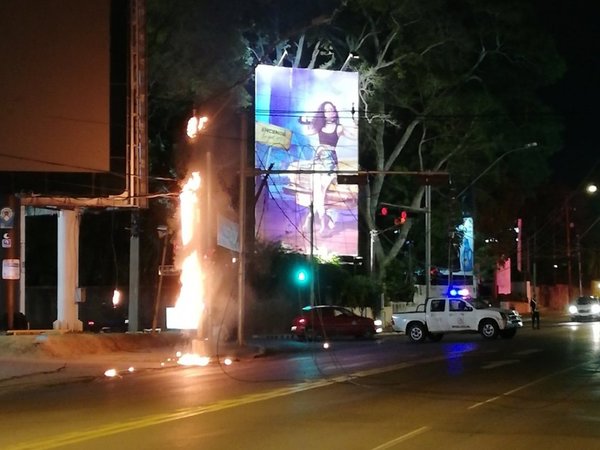 Incendio de transformador generó caos en el tránsito