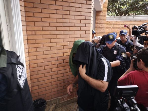 Presuntos “narcopolicías” se abstienen de declarar - Nacionales - ABC Color