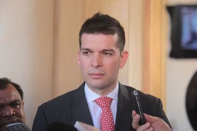 Senador considera que Abdo Benítez debe irse porque “el problema está en la cabeza” - ADN Paraguayo
