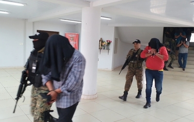 Investigarán bienes de policías detenidos