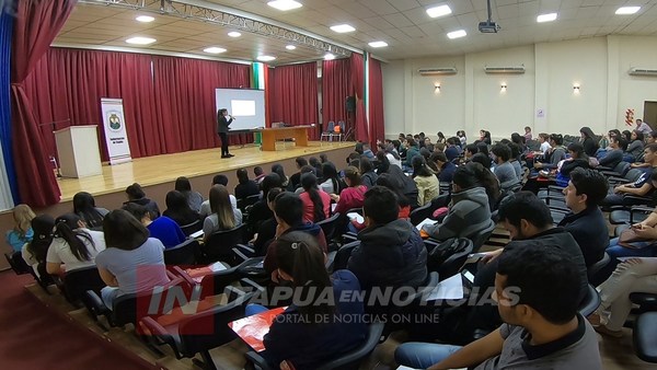 180 BECARIOS FIRMARON CONTRATO PARA EL SEGUNDO DESEMBOLSO DE LA SECRETARÍA DE LA JUVENTUD