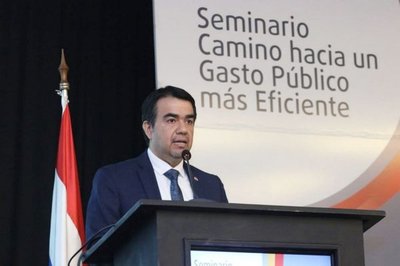 Ministerio de Hacienda y docentes de la UNA finalmente llegan a acuerdo » Ñanduti