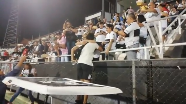 Roque cumplió con el pedido de una aficionada