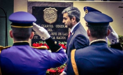 HOY / Una sargento sufrirá 45 días de arresto por publicar un meme de Abdo en su cuenta