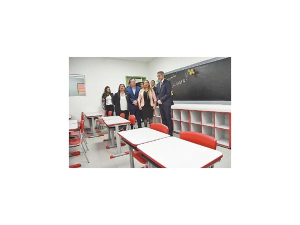 Abdo bromeó sobre placa de Stroessner en una escuela