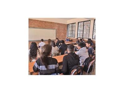 Petta alega que desconocían que   escuela sin docentes es pública