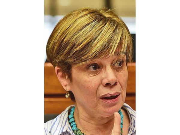 Oposición cuestionó a Cramer