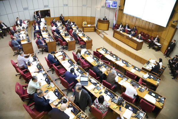 Rechazan ampliación para pagar “clavos” de Cuevas