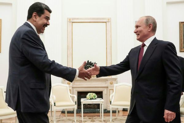 Putin apoya a Maduro y exhorta al diálogo ante crisis en Venezuela