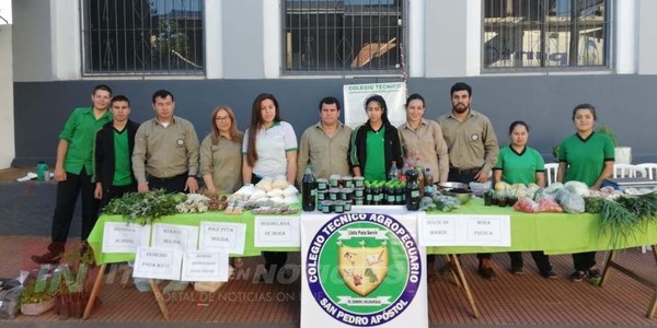 FERIA AGROPECUARIA ESTUDIANTIL EN SAN PEDRO DEL PARANÁ
