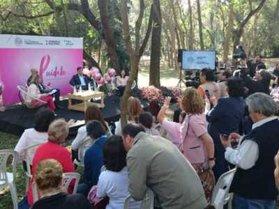 Octubre Rosa: Instan a la consulta oportuna