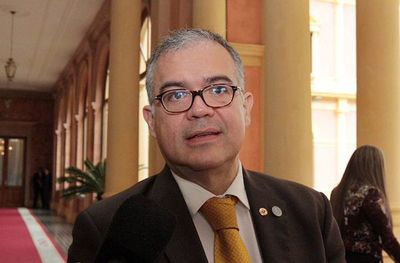 Julio Ullón se lava las manos sobre visita de supuesto CEO a Abdo