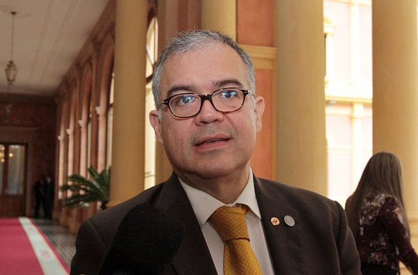Julio Ullón se lava las manos sobre visita de supuesto CEO a Abdo
