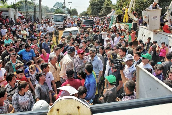 Gobierno entrega aportes y acerca variados servicios a pilarenses | .::Agencia IP::.