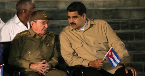 Estados Unidos sanciona a Raúl Castro por respaldar a la dictadura de Nicolás Maduro - ADN Paraguayo