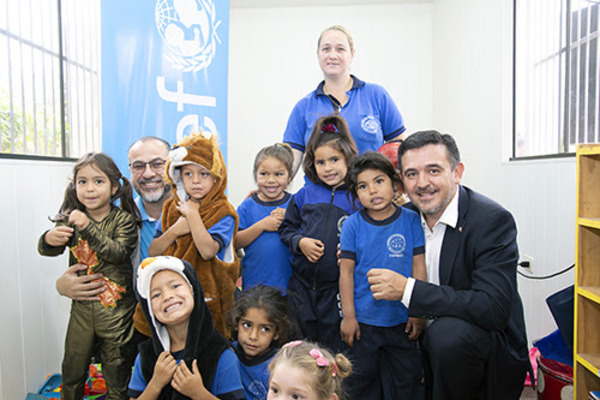 UNICEF dona 10 aulas móviles al MEC para garantizar derecho a la educación