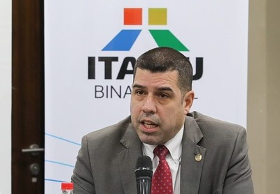 Otorgan acuerdo de nombrar a Fabián Domínguez como director Financiero de Itaipú