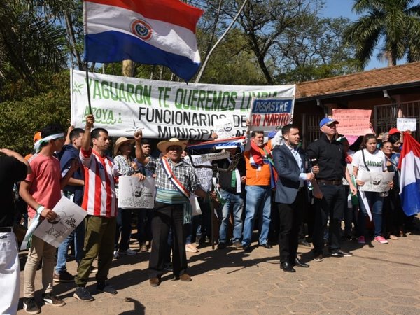 Pobladores de Yaguarón llegan hasta el Mades para rechazar vertedero