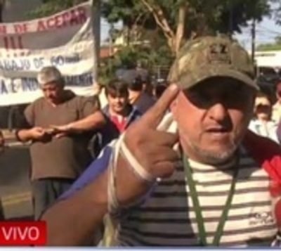 Trabajadores de Acepar amenazan con crucificarse - Paraguay.com