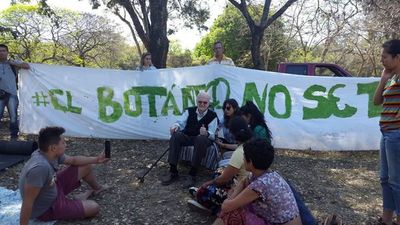 Pa’i Oliva acompaña movilización “El Botánico no se toca”