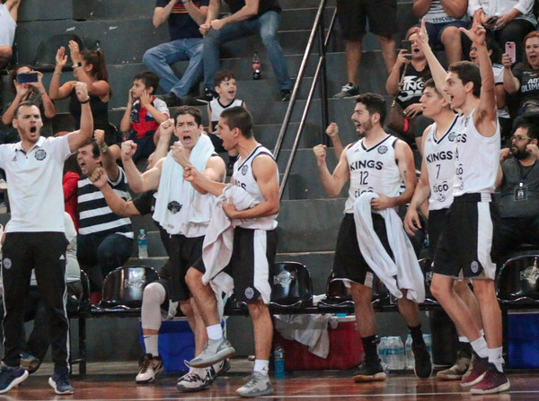 Los Kings se hacen con su primera victoria en el cuadrangular final