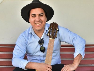 Festejando sus 15 años de carrera Roscer Díaz  lanza disco con ÚH