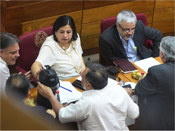 Villamayor se sentará en banquillo de acusados ante los senadores