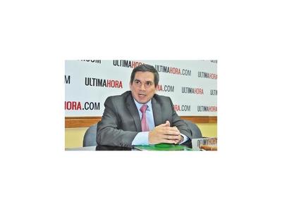 Baruja afirma que ministros le ignoran y pide “gestos”