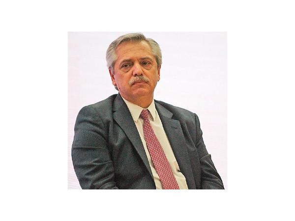 Fernández considera utilizar modelo uruguayo con el FMI
