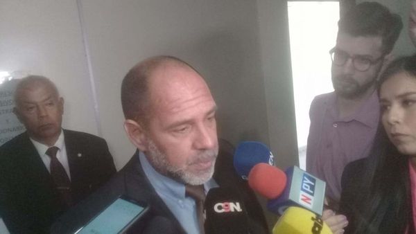 Juez decretó la prisión de nueve narcopolicías