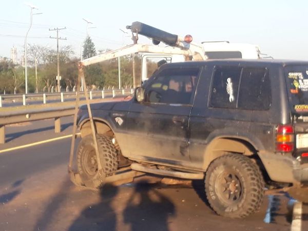 Triple accidente en Ñu Guasú ocasiona embotellamiento - Nacionales - ABC Color