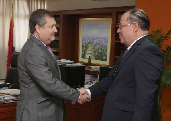 Titular de la Corte recibió a Embajador de la OEA